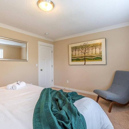Modern home, Four bedrooms, King Beds Tigard Eksteriør billede
