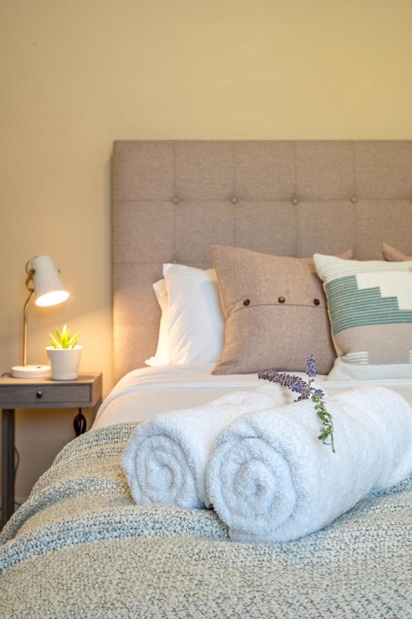 Modern home, Four bedrooms, King Beds Tigard Eksteriør billede