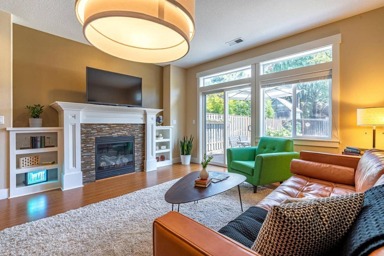 Modern home, Four bedrooms, King Beds Tigard Eksteriør billede